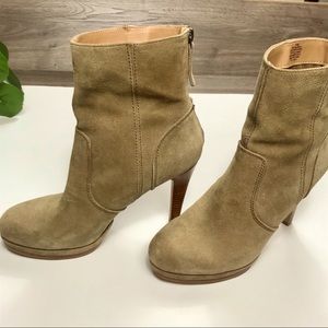 Nine West Tan suede platform boot